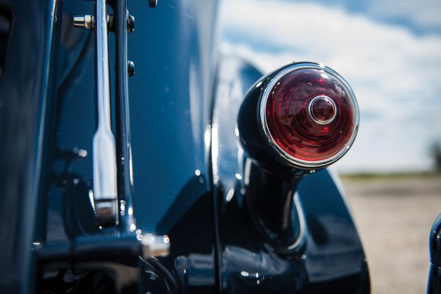 Детали экстерьера Packard Twelve Sport Phaeton 1936 года  (фото 26 из 35)
